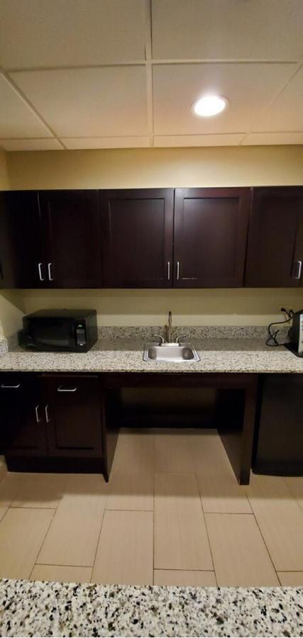 Holiday Inn Express Pittsburgh West - Greentree, An Ihg Hotel Crafton Exterior photo