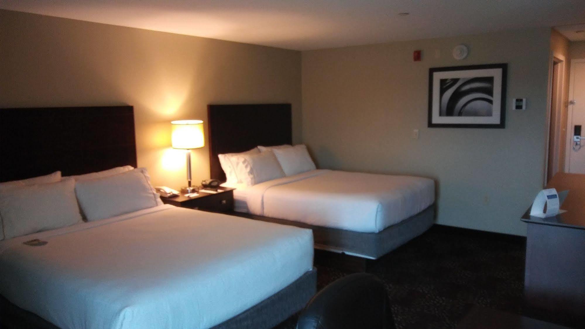 Holiday Inn Express Pittsburgh West - Greentree, An Ihg Hotel Crafton Exterior photo